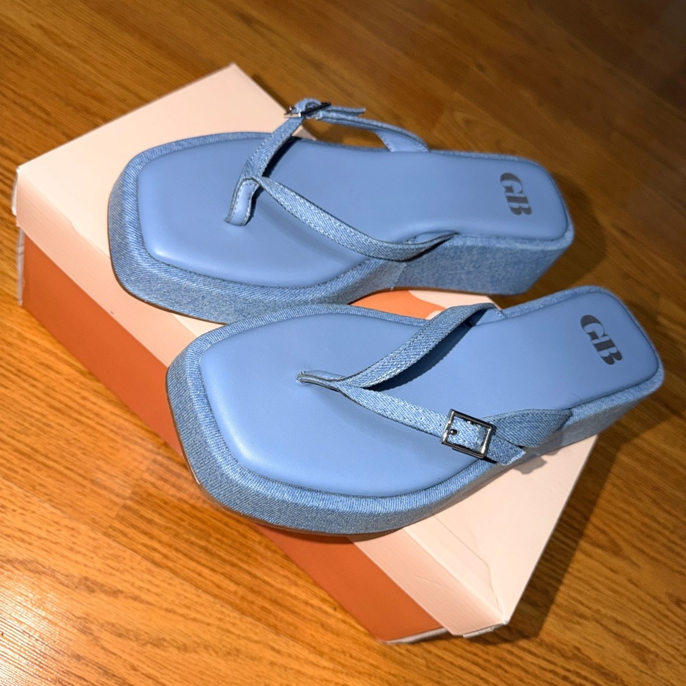 Gianni Bini Light Blue Platform Flip Flops